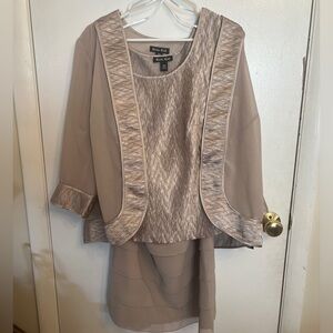 Dana Kay Women’s 4 piece set size 16w set